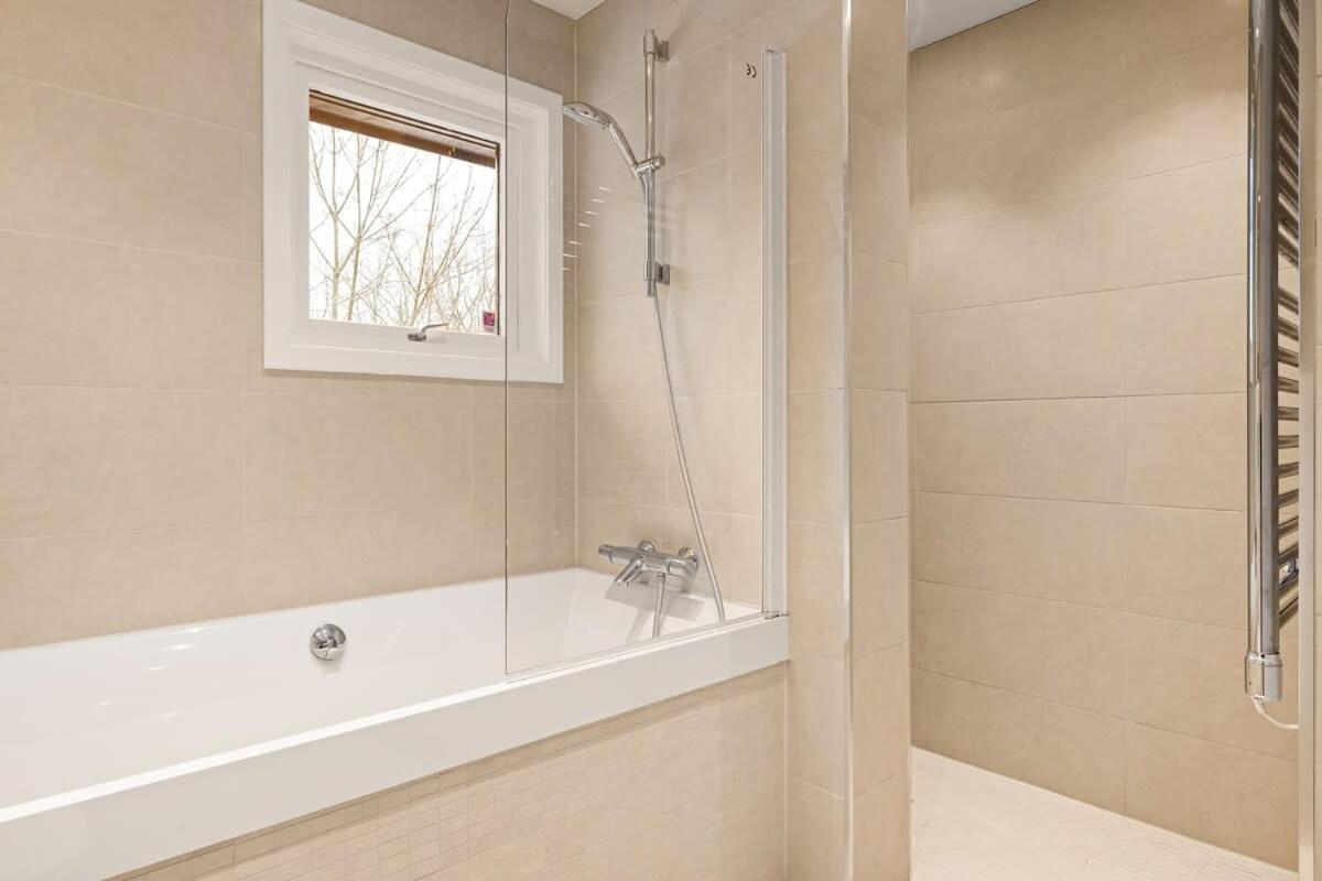 Semesterbostad 141sqm For Family I Free Parking I Bathtub