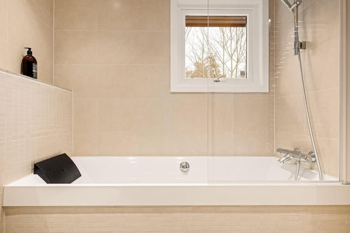 Semesterbostad 141sqm For Family I Free Parking I Bathtub Oslo